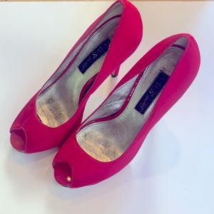 ABS Allen Schwartz “Arson” heels in Hot Pink size 7.5